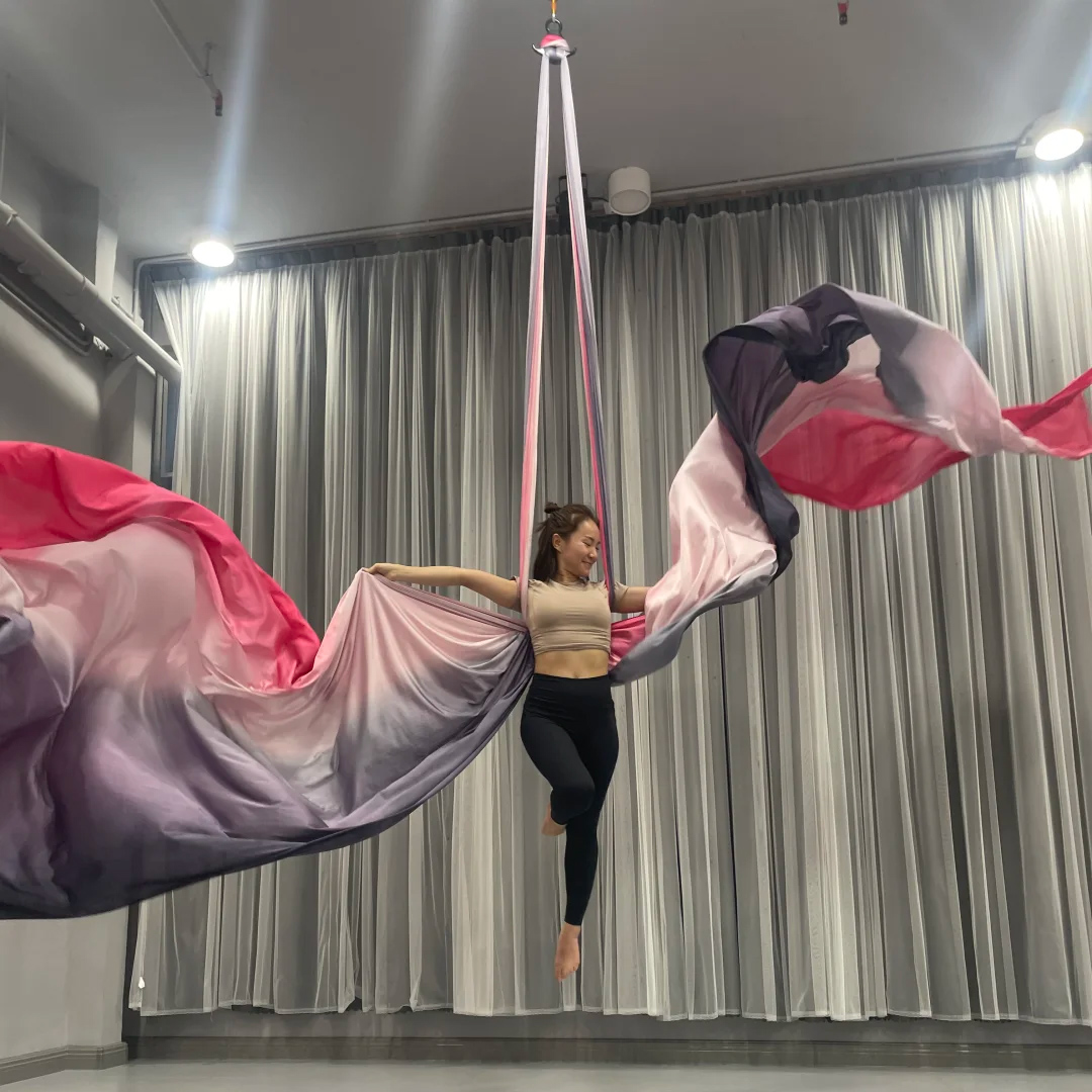 10m Aerial silks Ombre Aerial  - đánh giá và giá Yoga And Fitness Studio